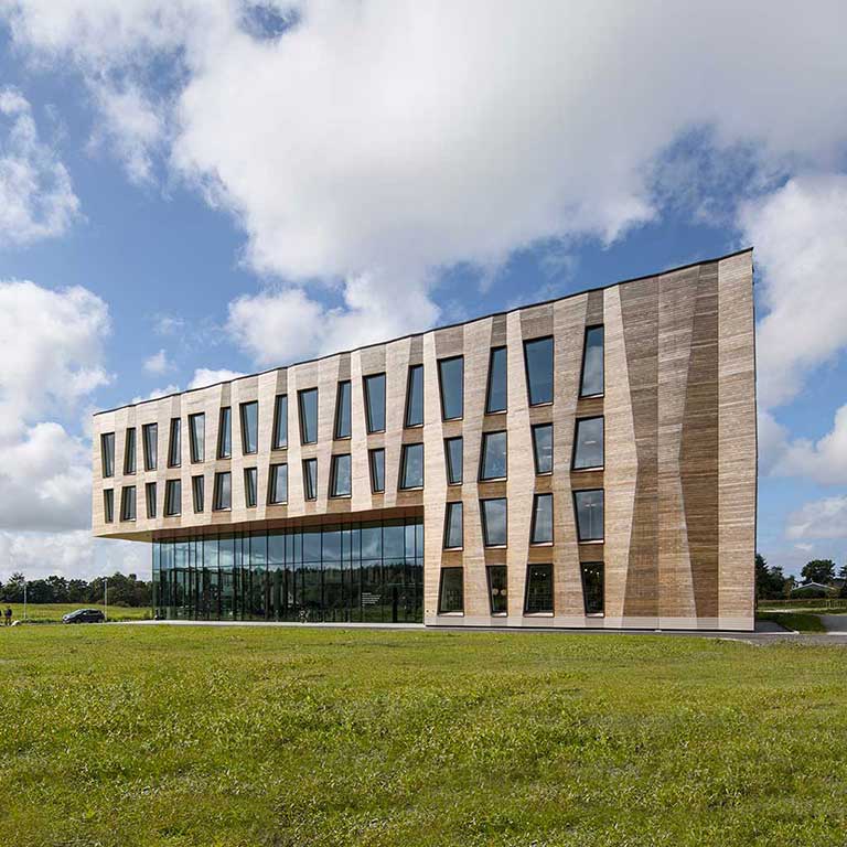 Edificio in legno sostenibile Pircher